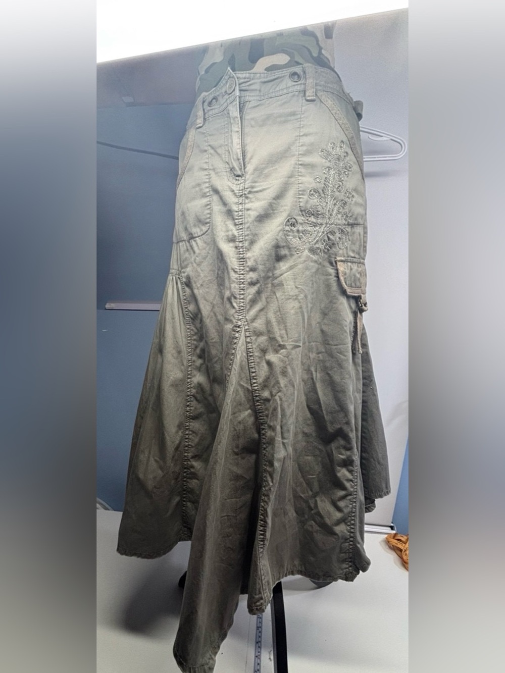 Vintage Warehouse Y2K Olive Green Cargo Grunge Midi Skirt size 6/ modern 8 - Picture 12 of 13